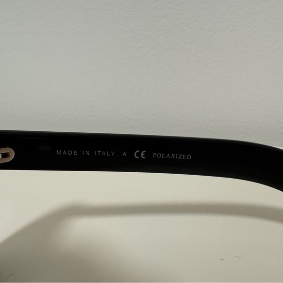 Authentic almost brand new CHANEL sunglasses - Picture 7 of 11